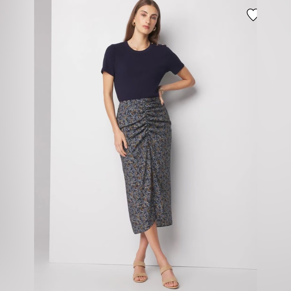 White House Black Market Navy and Gold Pencil Skirt